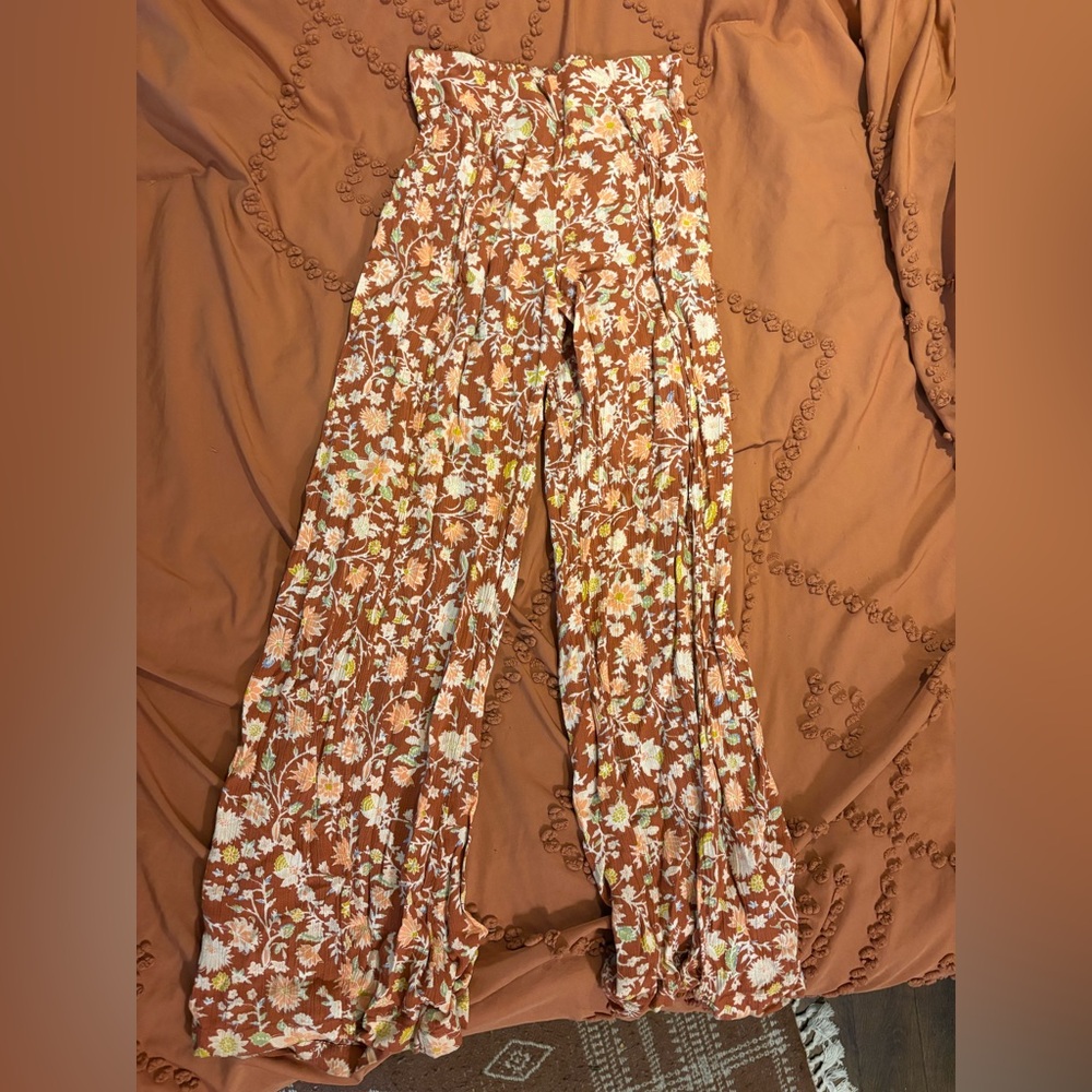 Billabong floral pants
